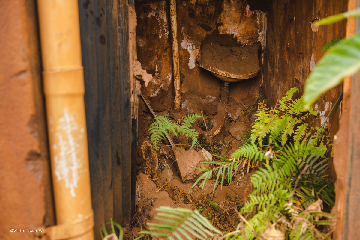 Fotos do rompimento da barragem da Samarco em Mariana que atingiu o distrito de Bento Rodrigues MG com ruínas lama e destruição