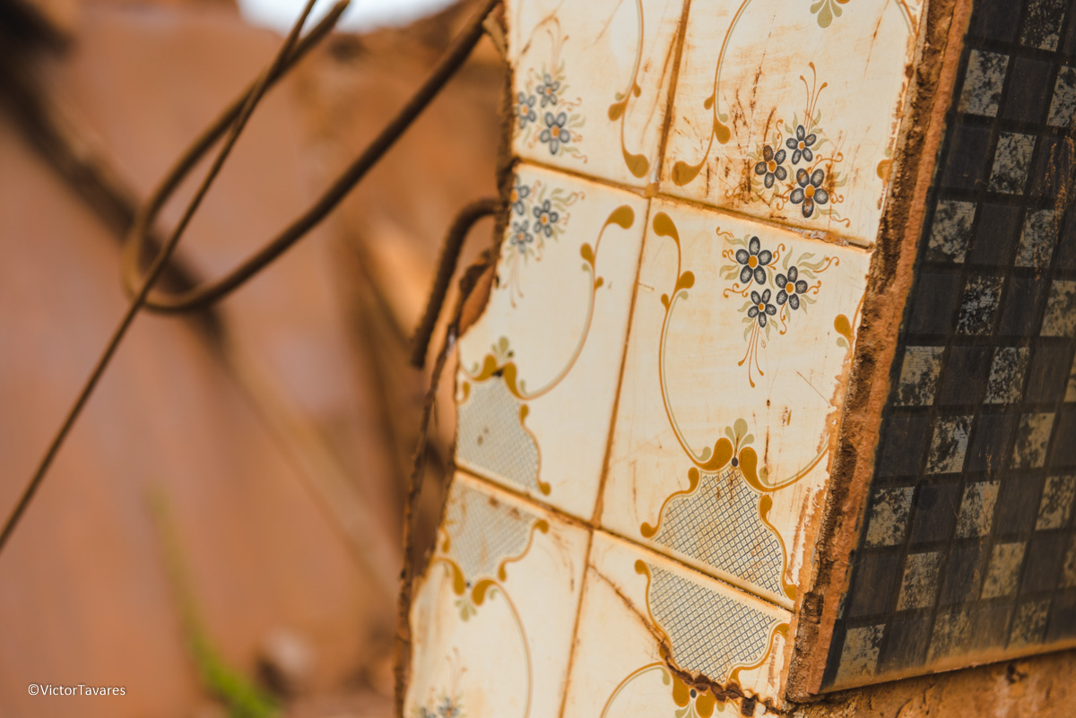 Fotos do rompimento da barragem da Samarco em Mariana que atingiu o distrito de Bento Rodrigues MG com ruínas lama e destruição