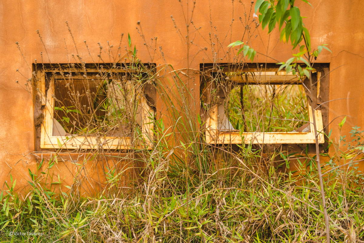 Fotos do rompimento da barragem da Samarco em Mariana que atingiu o distrito de Bento Rodrigues MG com ruínas lama e destruição