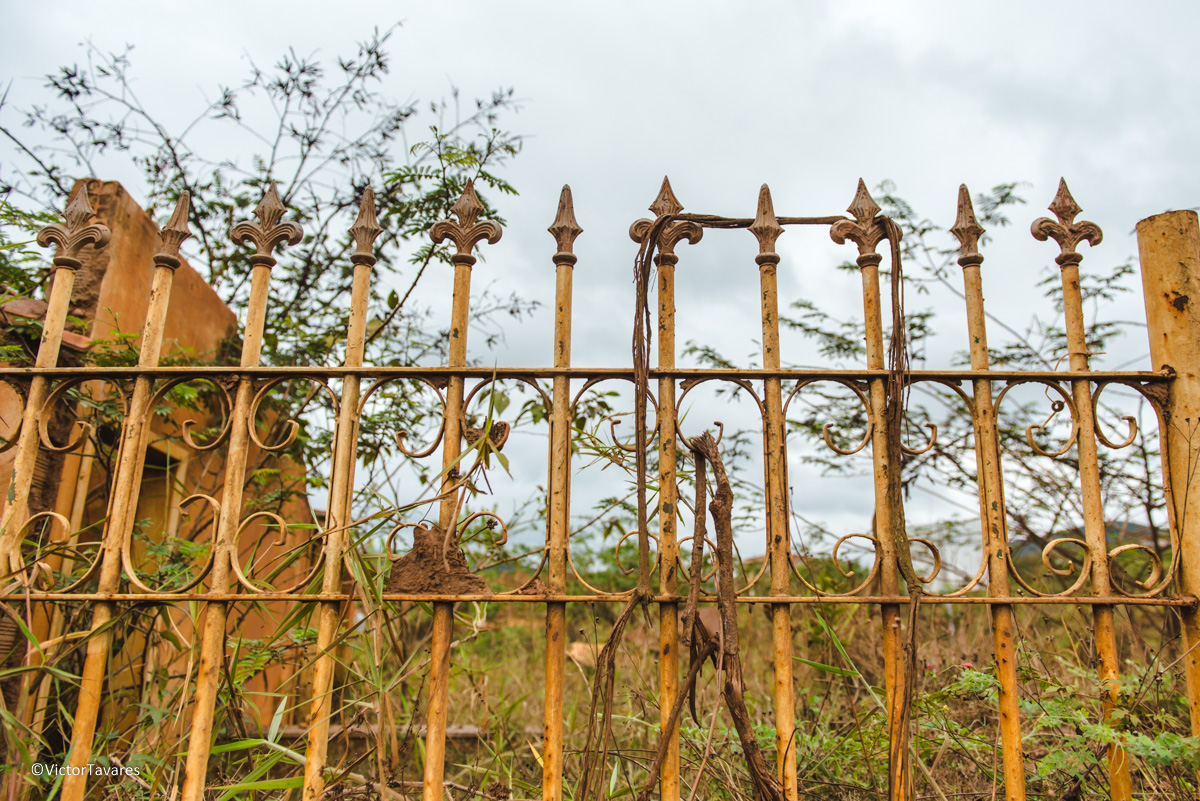 Fotos do rompimento da barragem da Samarco em Mariana que atingiu o distrito de Bento Rodrigues MG com ruínas lama e destruição