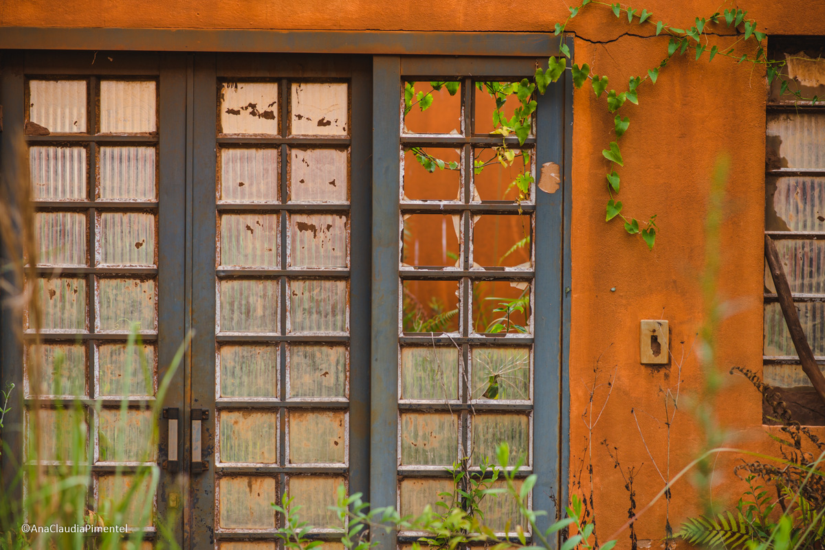 Fotos do rompimento da barragem da Samarco em Mariana que atingiu o distrito de Bento Rodrigues MG com ruínas lama e destruição