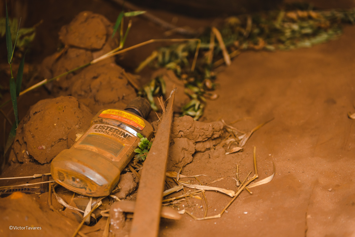 Fotos do rompimento da barragem da Samarco em Mariana que atingiu o distrito de Bento Rodrigues MG com ruínas lama e destruição