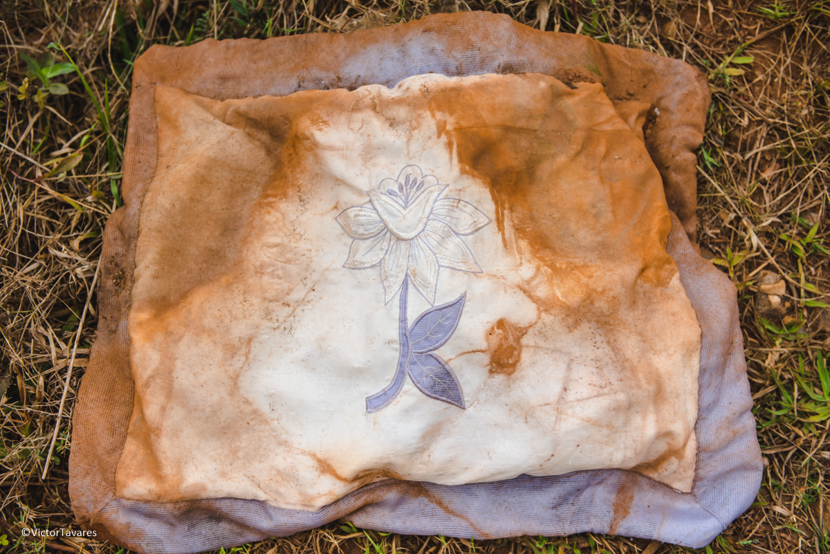 Fotos do rompimento da barragem da Samarco em Mariana que atingiu o distrito de Bento Rodrigues MG com ruínas lama e destruição