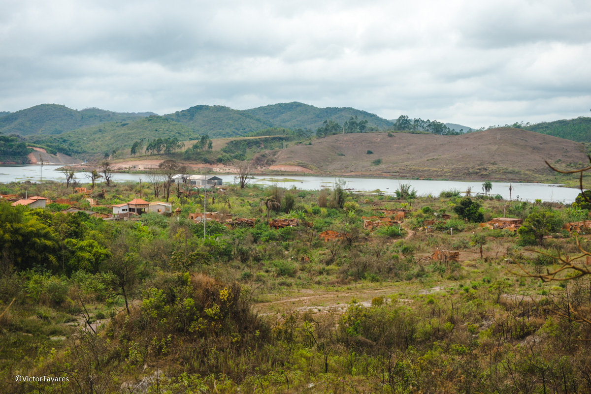 Fotos do rompimento da barragem da Samarco em Mariana que atingiu o distrito de Bento Rodrigues MG com ruínas lama e destruição
