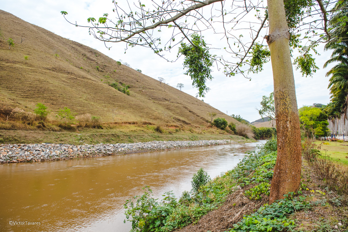 Fotos do rompimento da barragem da Samarco ocorrido em Mariana MG com lama destruição e ruínas em Barra Longa Minas Gerais