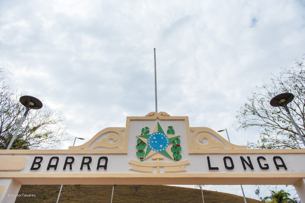 Fotos do rompimento da barragem da Samarco ocorrido em Mariana MG com lama destruição e ruínas em Barra Longa Minas Gerais