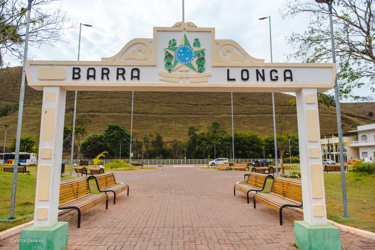 Fotos do rompimento da barragem da Samarco ocorrido em Mariana MG com lama destruição e ruínas em Barra Longa Minas Gerais