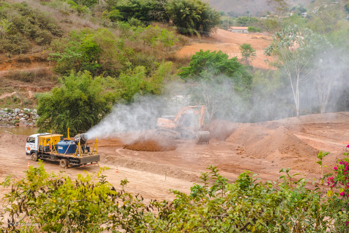 Fotos do rompimento da barragem da Samarco ocorrido em Mariana MG com lama destruição e ruínas em Barra Longa Minas Gerais