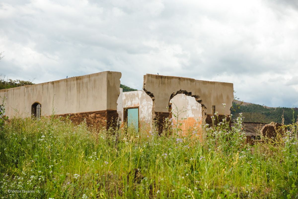 Fotos do rompimento da barragem da Samarco ocorrido em Mariana MG com lama destruição e ruínas em Paracatu de baixo Minas Gerais