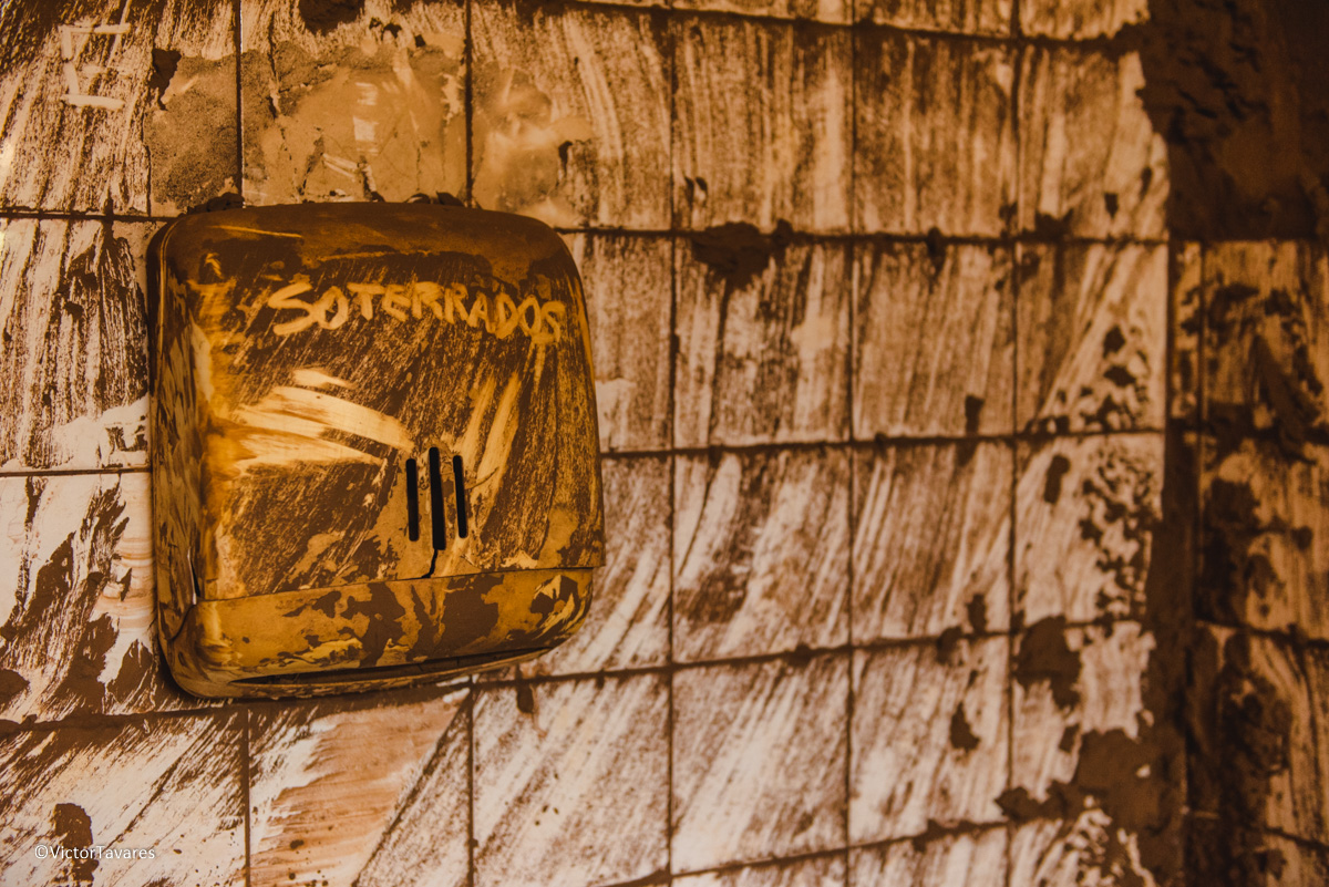 Fotos do rompimento da barragem da Samarco ocorrido em Mariana MG com lama destruição e ruínas em Paracatu de baixo Minas Gerais