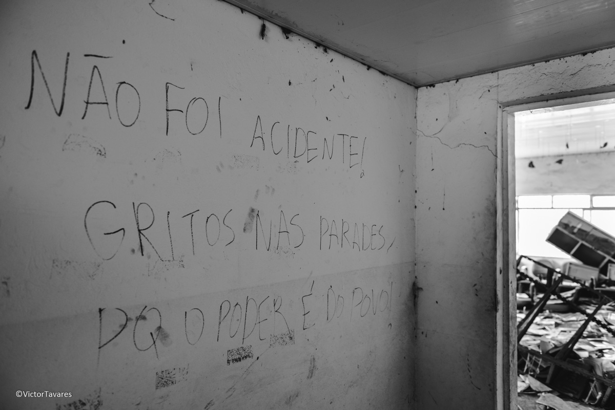Fotos do rompimento da barragem da Samarco ocorrido em Mariana MG com lama destruição e ruínas em Paracatu de baixo Minas Gerais