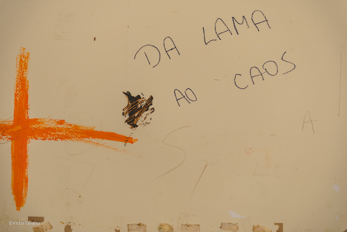 Fotos do rompimento da barragem da Samarco ocorrido em Mariana MG com lama destruição e ruínas em Paracatu de baixo Minas Gerais