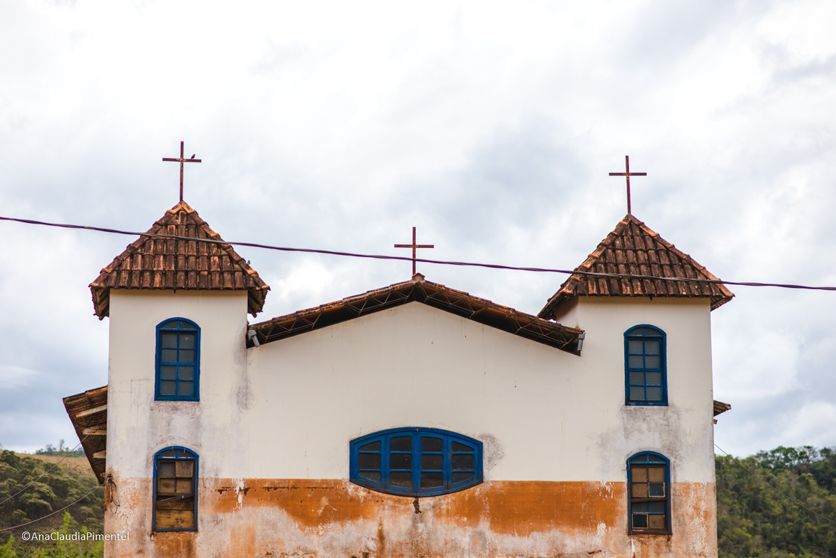 Fotos do rompimento da barragem da Samarco ocorrido em Mariana MG com lama destruição e ruínas em Paracatu de baixo Minas Gerais