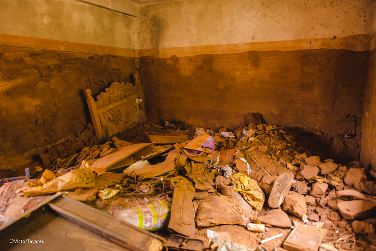 Fotos do rompimento da barragem da Samarco ocorrido em Mariana MG com lama destruição e ruínas em Paracatu de baixo Minas Gerais