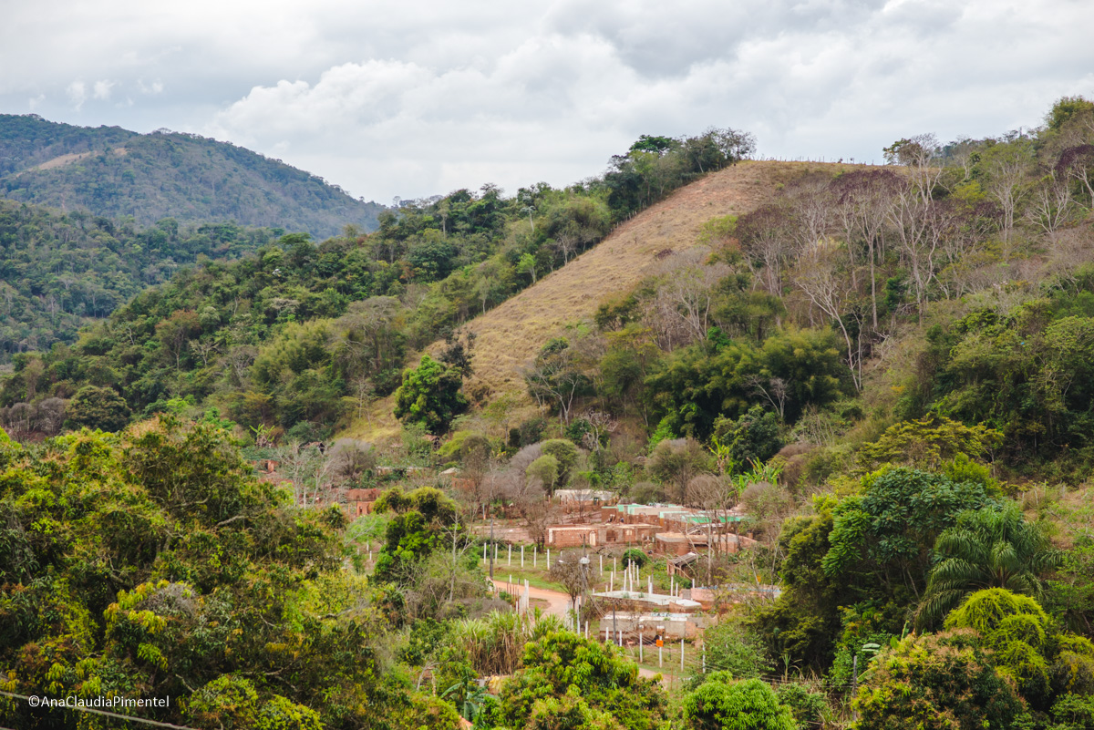 Fotos do rompimento da barragem da Samarco ocorrido em Mariana MG com lama destruição e ruínas em Paracatu de baixo Minas Gerais