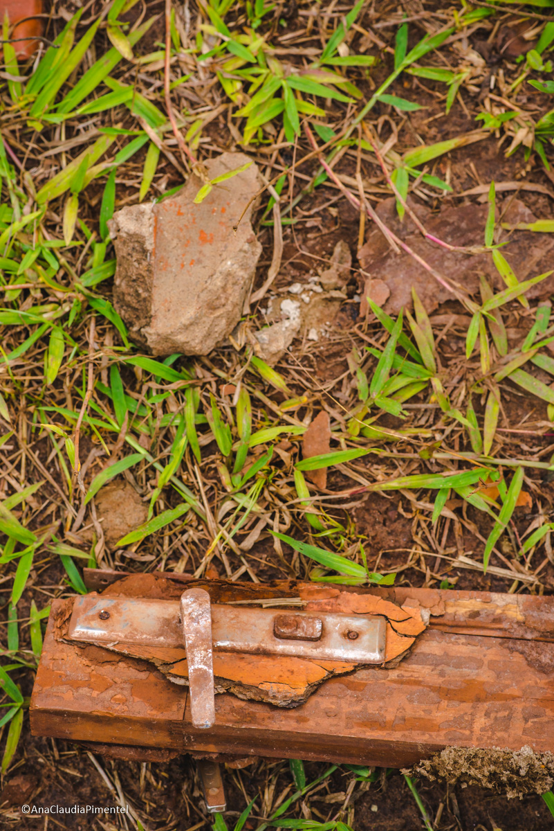 Fotos do rompimento da barragem da Samarco ocorrido em Mariana MG com lama destruição e ruínas em Paracatu de baixo Minas Gerais