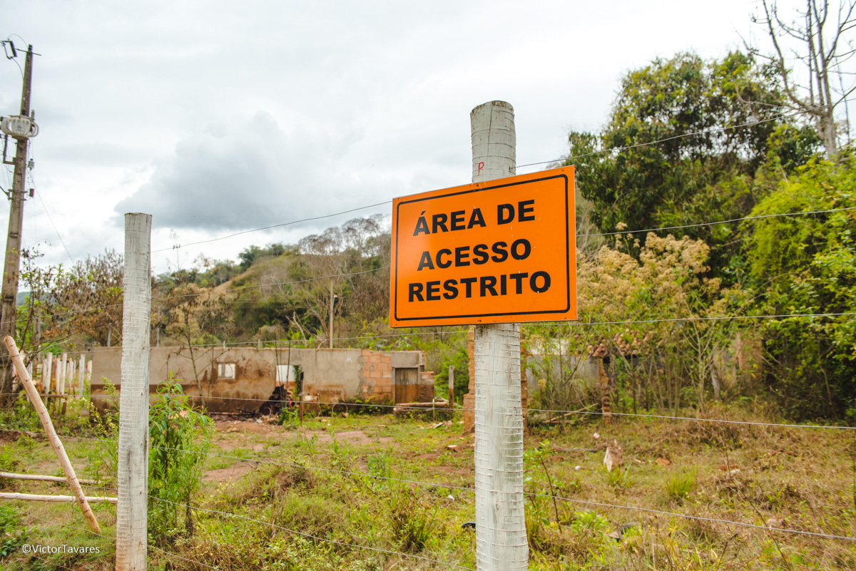 Fotos do rompimento da barragem da Samarco ocorrido em Mariana MG com lama destruição e ruínas em Paracatu de baixo Minas Gerais