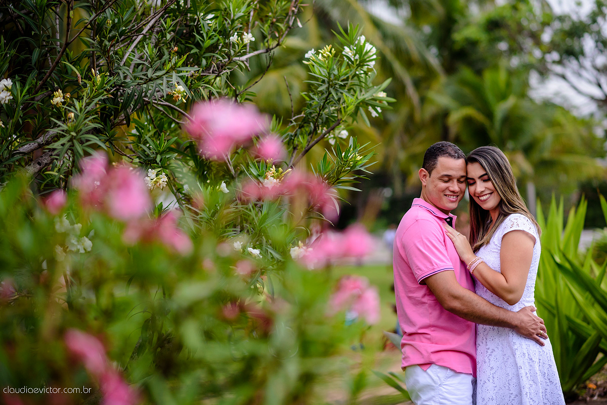Lindo ensaio de casal e namoro pré-casamento realizado em Vitória no Projeto Tamar e na Ilha do Frade por fotógrafos de casamento de vila velha fotógrafos de casamento de vitória fotógrafos de casamento de serra Espírito Santo ES com noivo e noiva