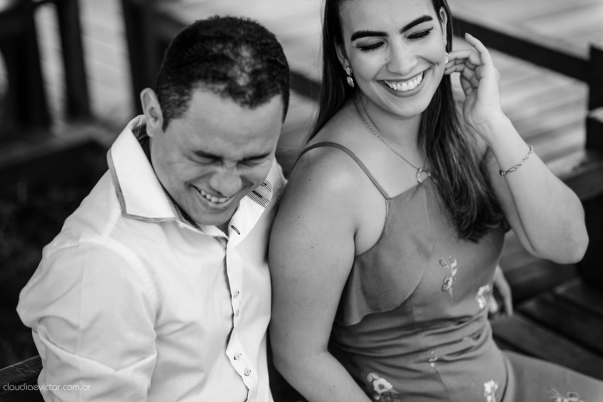 Lindo ensaio de casal e namoro pré-casamento realizado em Vitória no Projeto Tamar e na Ilha do Frade por fotógrafos de casamento de vila velha fotógrafos de casamento de vitória fotógrafos de casamento de serra Espírito Santo ES com noivo e noiva