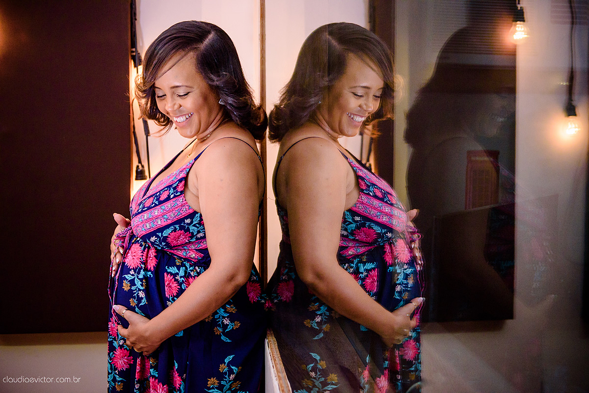 Ensaio de Gestante realizado por fotógrafos de casamento de Vila Velha fotógrafos de casamento de vitória fotógrafos de casamento de serra Espírito Santo ES num estúdio musical com instrumentos, pôr do sol ,floresta, ruínas e felicidade