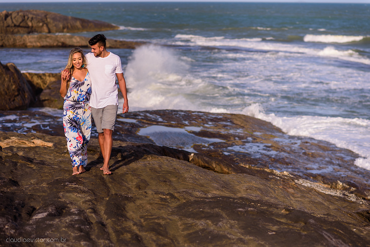 Lindo ensaio realizado no estádio Kleber Andrade em cariacica e guarapari com noivo e noiva por fotógrafos de casamento de vila velha fotógrafos de casamento de vitória fotógrafos de casamento de serra espirito santo ES