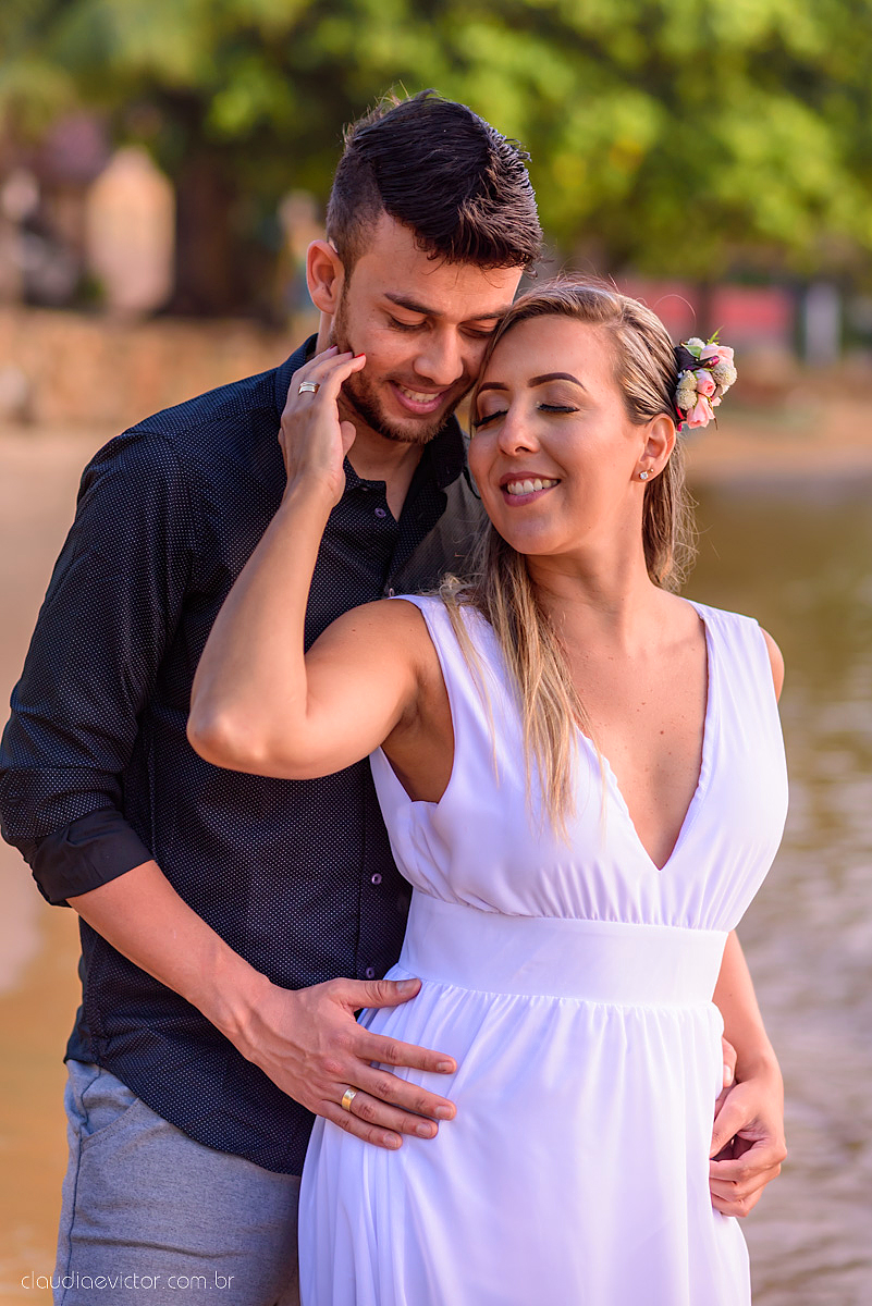Lindo ensaio realizado no estádio Kleber Andrade em cariacica e guarapari com noivo e noiva por fotógrafos de casamento de vila velha fotógrafos de casamento de vitória fotógrafos de casamento de serra espirito santo ES
