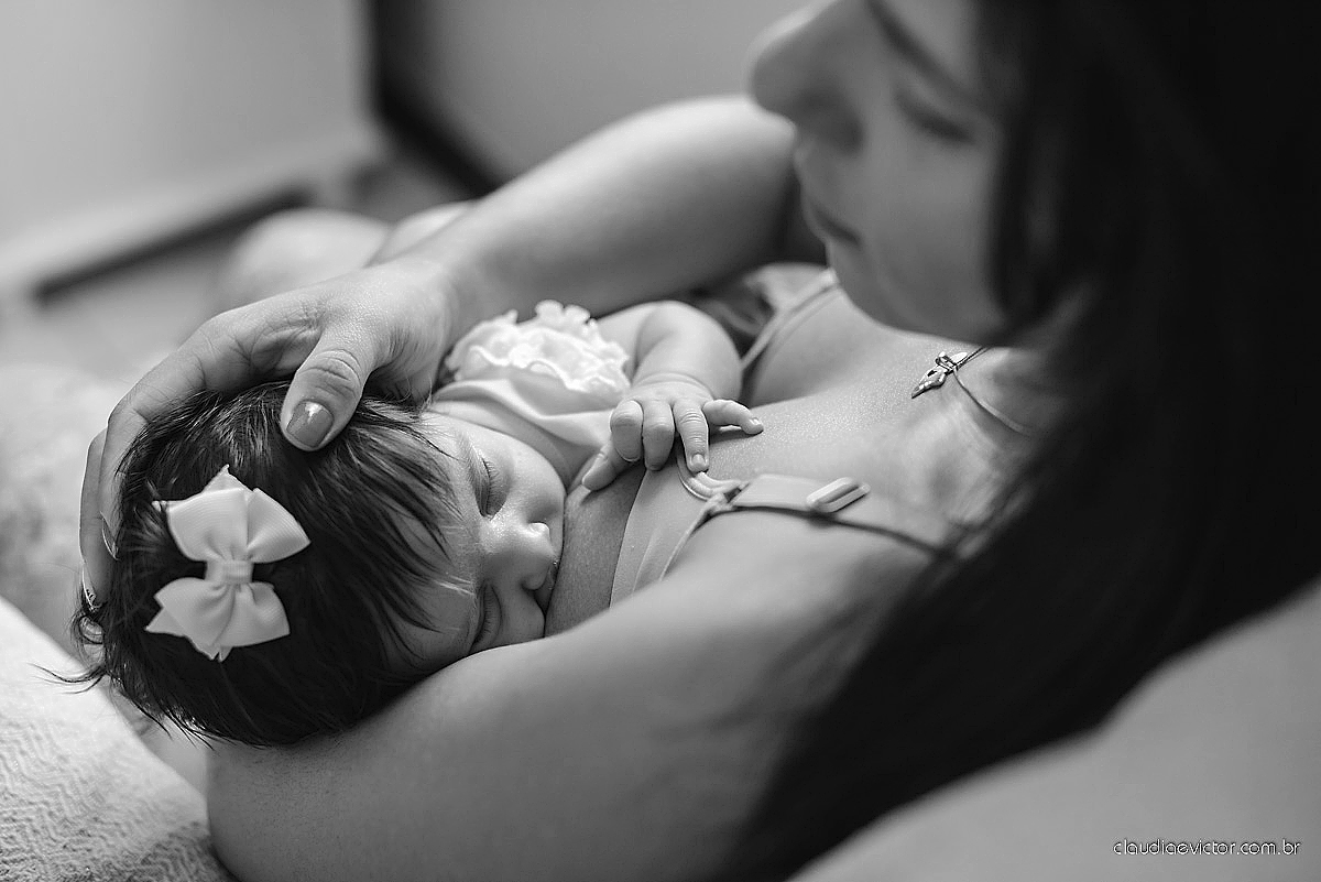 Lindo ensaio com bebê newborn no estilo lifestyle com neném fofa e linda feito por fotógrafos de casamento de vila velha fotógrafos de casamento de vitória fotógrafos de casamento de serra espirito santo ES