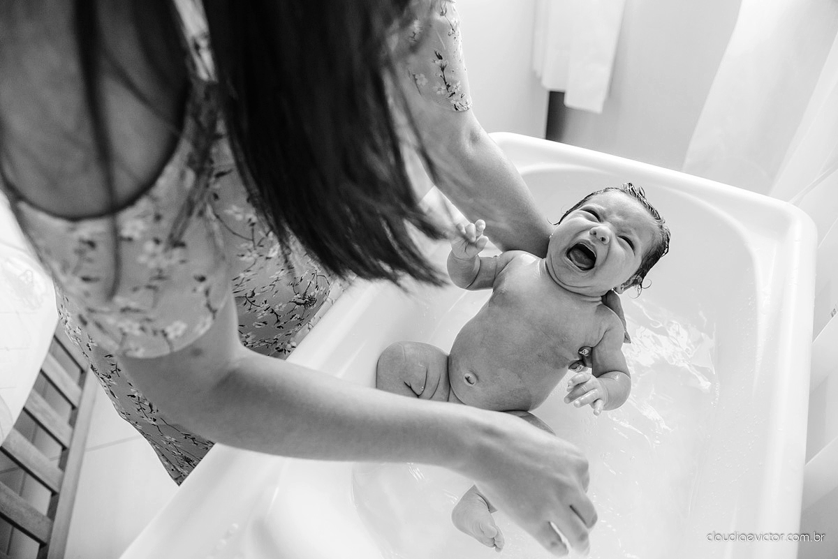 Lindo ensaio com bebê newborn no estilo lifestyle com neném fofa e linda feito por fotógrafos de casamento de vila velha fotógrafos de casamento de vitória fotógrafos de casamento de serra espirito santo ES