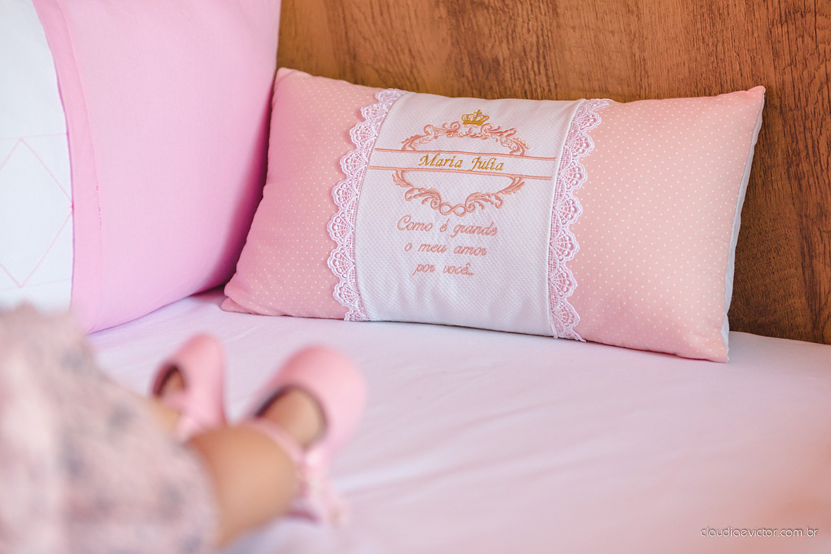 Lindo ensaio com bebê newborn no estilo lifestyle com neném fofa e linda feito por fotógrafos de casamento de vila velha fotógrafos de casamento de vitória fotógrafos de casamento de serra espirito santo ES