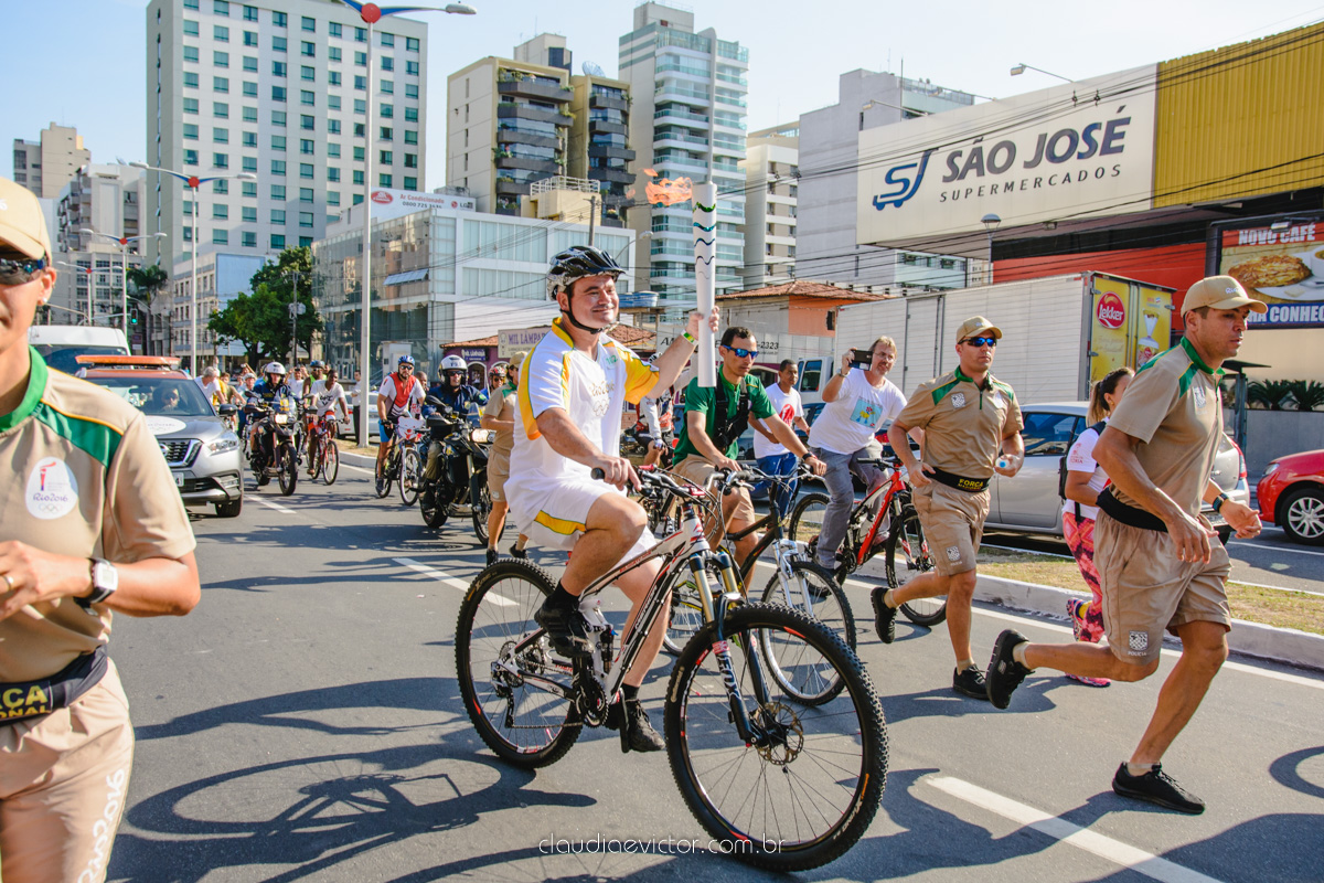 Passagem da tocha olimpica em Vila velha e Vitoria Espirito Santo chama olimpica Olimpiadas 2016 Rio2016 Rio Rio de Janeiro alegria jogos olimpicos Coca Cola Nissan Bradesco