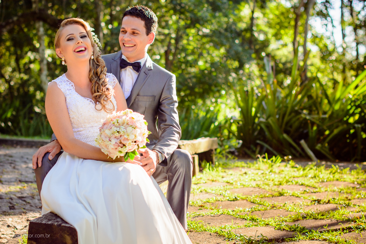 book, bride, casamento, ensaio, externa, por fotógrafo de casamento de Vila Velha  fotógrafo de casamento de Vitória fotógrafo de casamento de Serra Espirito Santo ES fotos criativas de casamento