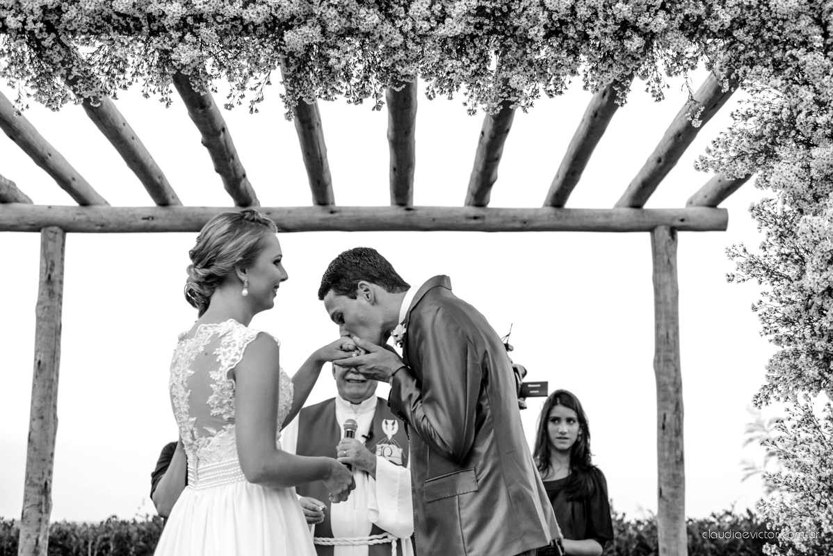 book, bride, casamento, ensaio, externa, por fotógrafo de casamento de Vila Velha  fotógrafo de casamento de Vitória fotógrafo de casamento de Serra Espirito Santo ES fotos criativas de casamento