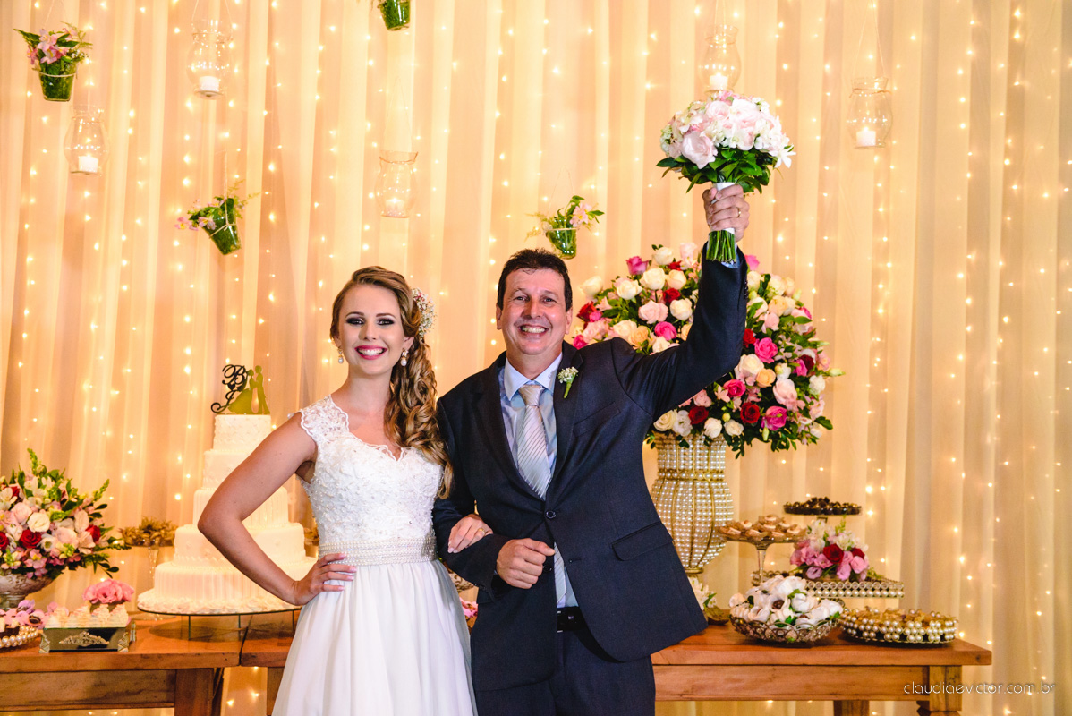 book, bride, casamento, ensaio, externa, por fotógrafo de casamento de Vila Velha  fotógrafo de casamento de Vitória fotógrafo de casamento de Serra Espirito Santo ES fotos criativas de casamento