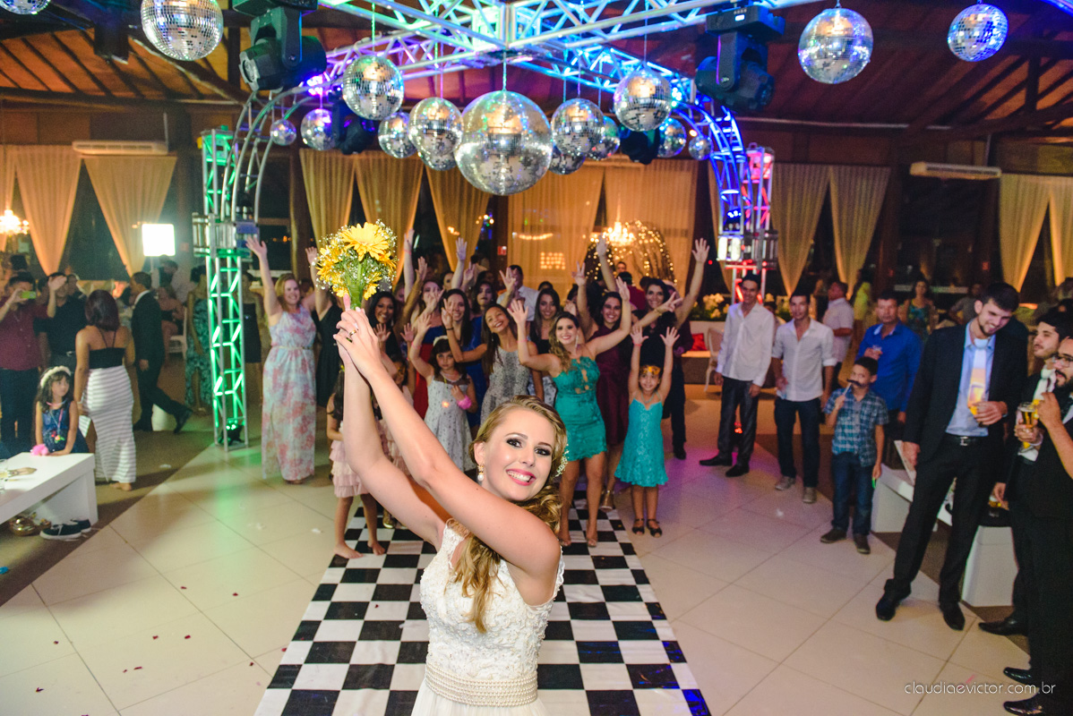 book, bride, casamento, ensaio, externa, por fotógrafo de casamento de Vila Velha  fotógrafo de casamento de Vitória fotógrafo de casamento de Serra Espirito Santo ES fotos criativas de casamento