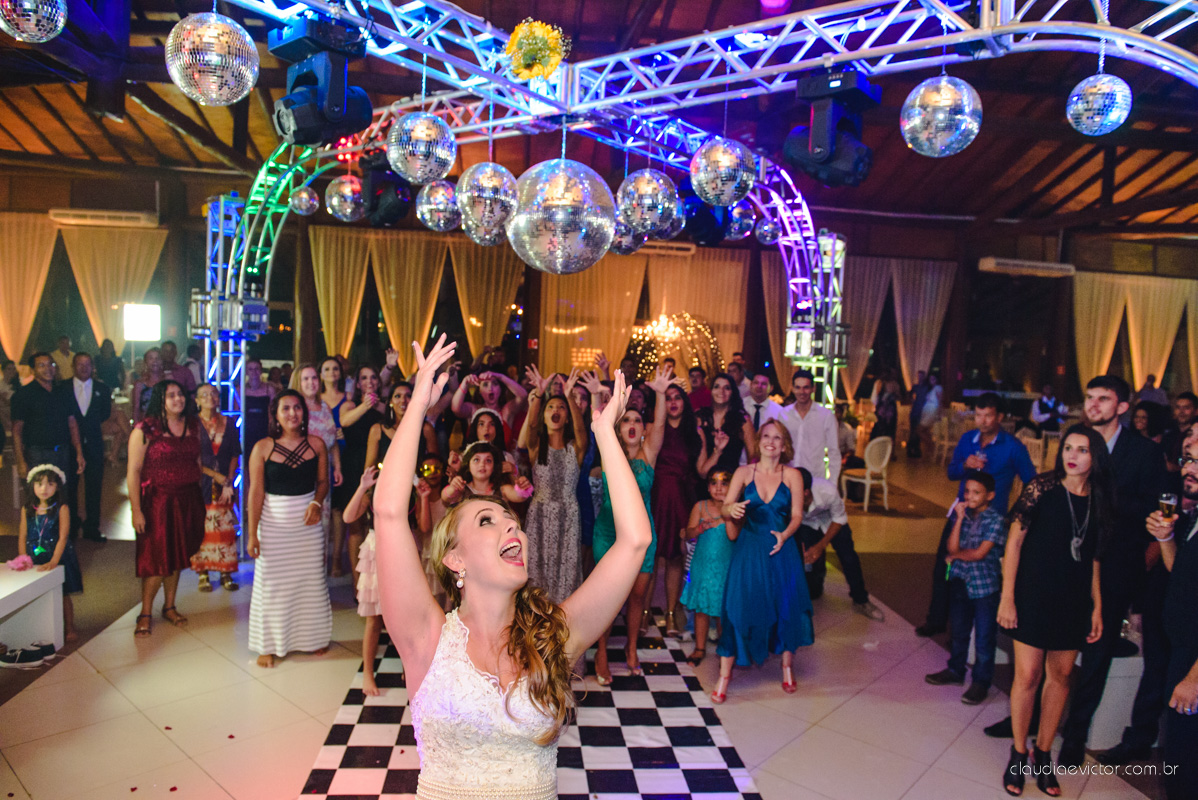 book, bride, casamento, ensaio, externa, por fotógrafo de casamento de Vila Velha  fotógrafo de casamento de Vitória fotógrafo de casamento de Serra Espirito Santo ES fotos criativas de casamento