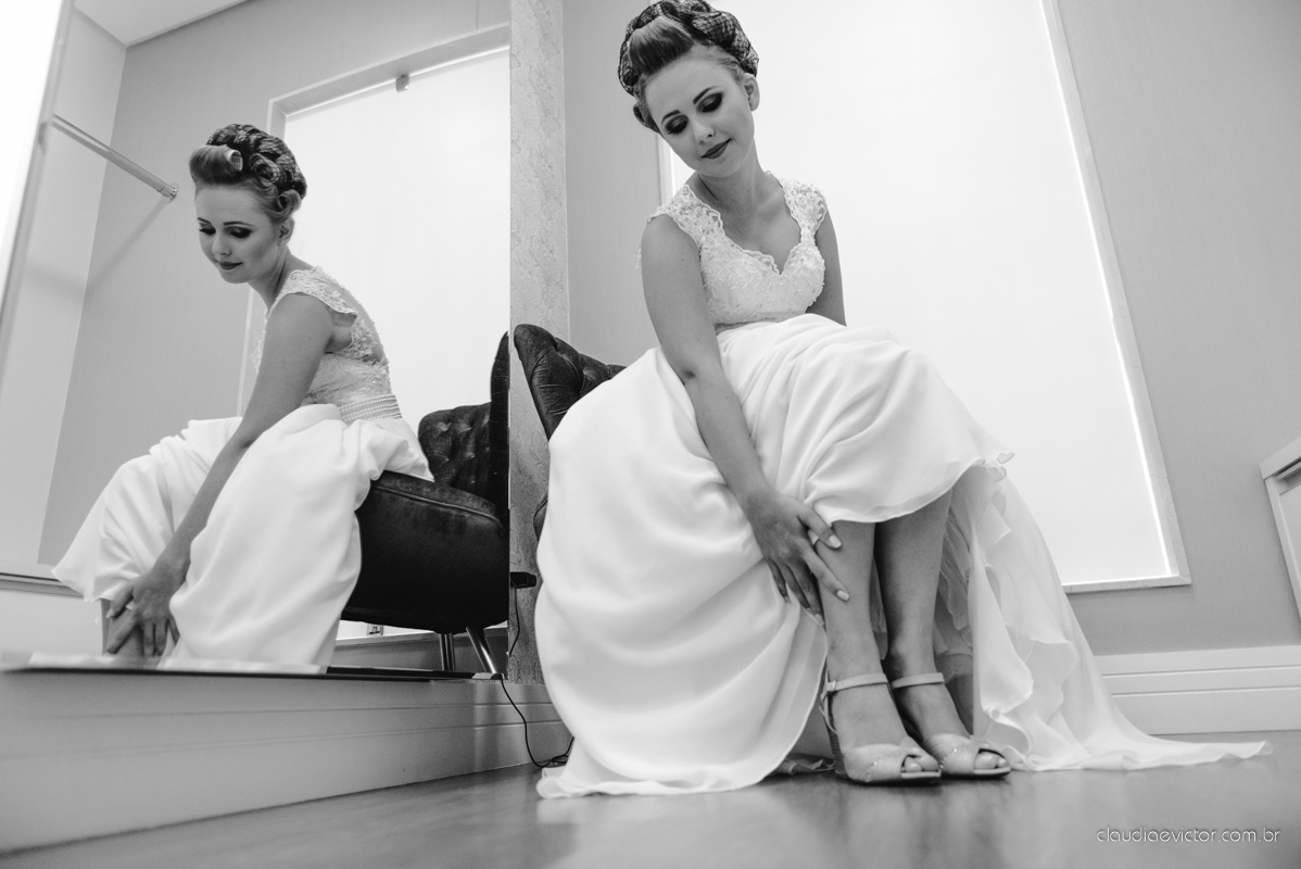 book, bride, casamento, ensaio, externa, por fotógrafo de casamento de Vila Velha  fotógrafo de casamento de Vitória fotógrafo de casamento de Serra Espirito Santo ES fotos criativas de casamento