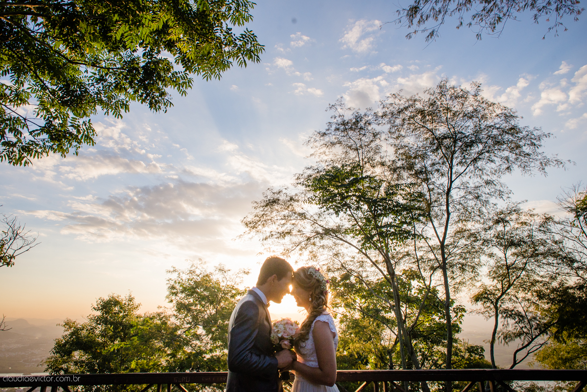book, bride, casamento, ensaio, externa, por fotógrafo de casamento de Vila Velha  fotógrafo de casamento de Vitória fotógrafo de casamento de Serra Espirito Santo ES fotos criativas de casamento