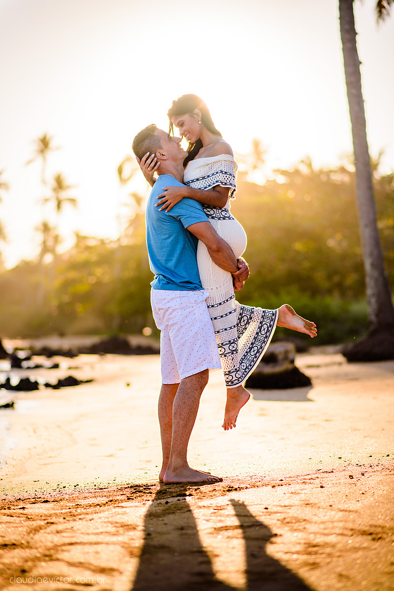 Lindo ensaio namoro realizado em aracruz na praia de coqueiral por fotógrafos de casamento de vila velha fotógrafos de casamento de vitória fotógrafos de casamento de serra espirito santo es com noivo noiva e por do sol