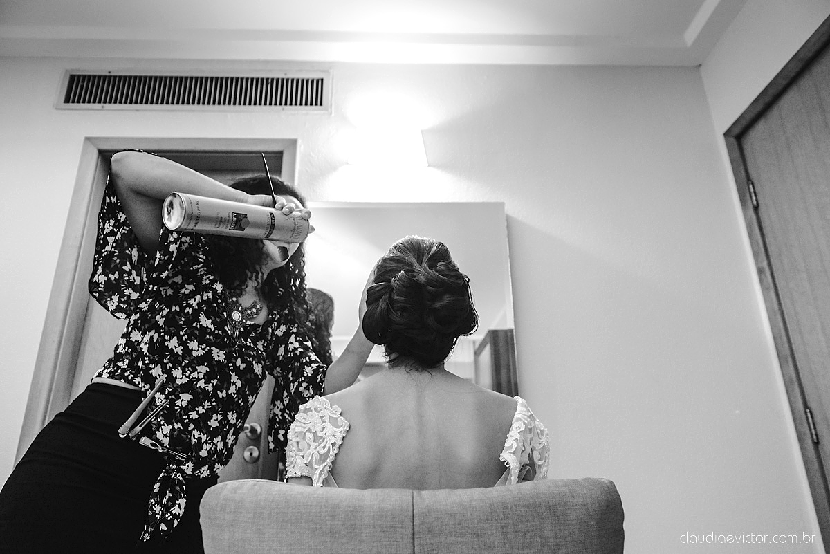 Lindo casamento realizado na igreja adventista por fotógrafos de casamento de vila velha fotógrafos de casamento de vitória fotógrafos de casamento de serra espirito santo es com noivo noiva buquê vestido e ensaio externo em pedra azul