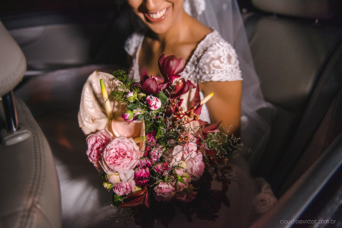 Lindo casamento realizado na igreja adventista por fotógrafos de casamento de vila velha fotógrafos de casamento de vitória fotógrafos de casamento de serra espirito santo es com noivo noiva buquê vestido e ensaio externo em pedra azul