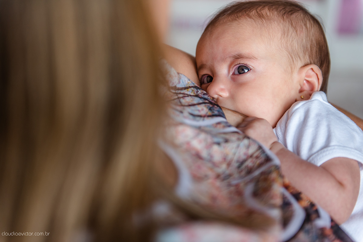 Lindo ensaio lifestyle com bebê e família em casa feito por fotógrafos de casamento de vila velha fotógrafos de casamento de vitória fotógrafos de casamento de serra espirito santo es em vitória
