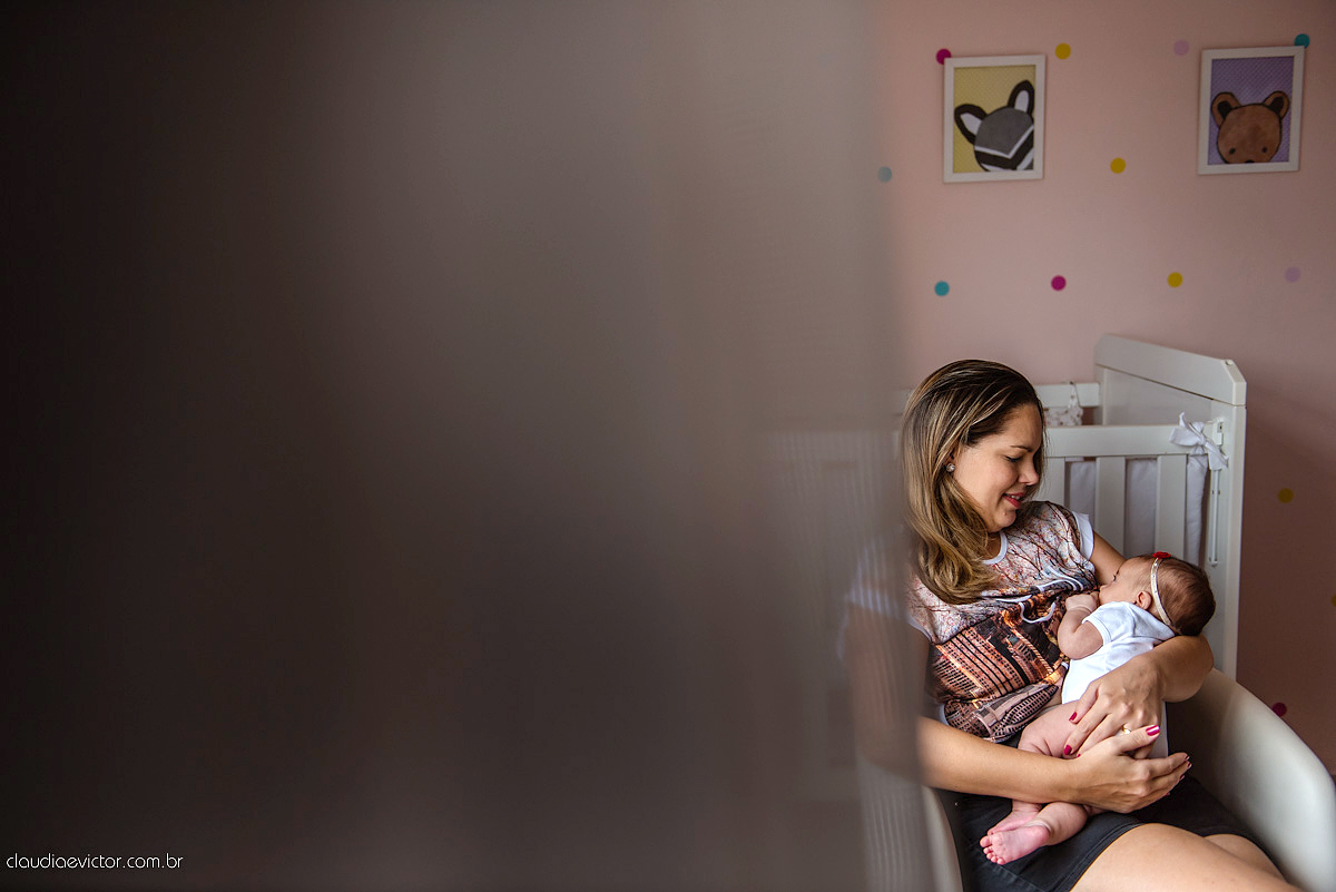 Lindo ensaio lifestyle com bebê e família em casa feito por fotógrafos de casamento de vila velha fotógrafos de casamento de vitória fotógrafos de casamento de serra espirito santo es em vitória