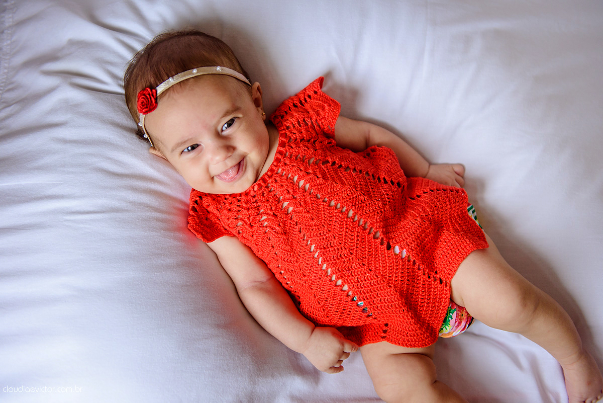 Lindo ensaio lifestyle com bebê e família em casa feito por fotógrafos de casamento de vila velha fotógrafos de casamento de vitória fotógrafos de casamento de serra espirito santo es em vitória