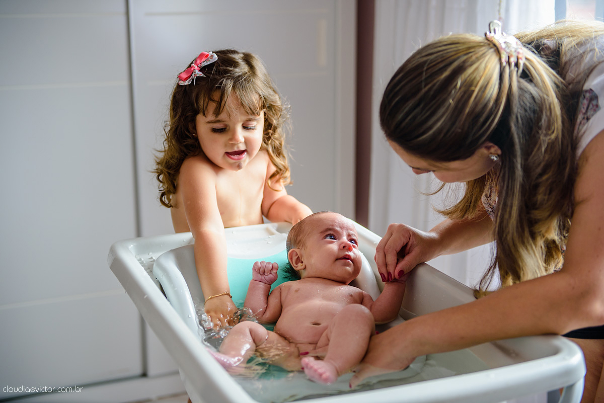 Lindo ensaio lifestyle com bebê e família em casa feito por fotógrafos de casamento de vila velha fotógrafos de casamento de vitória fotógrafos de casamento de serra espirito santo es em vitória