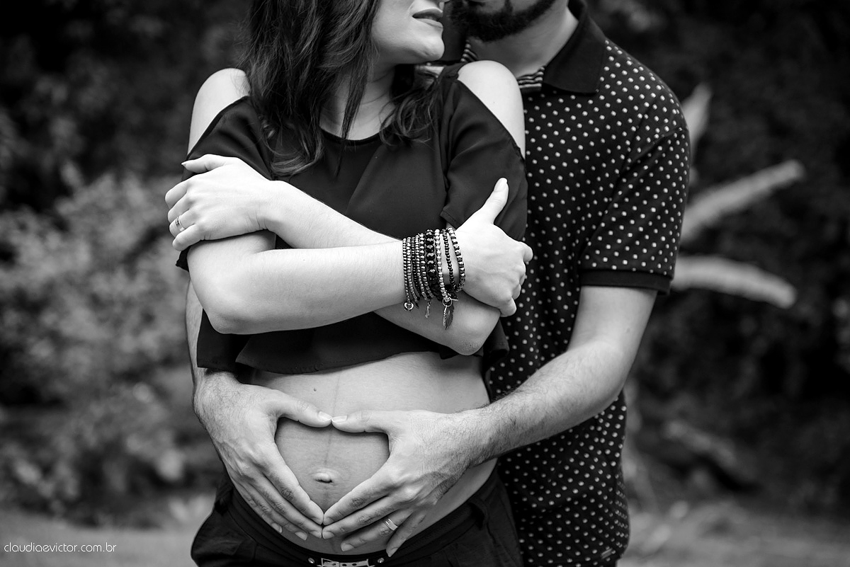 Lindo ensaio de gestante e grávida feito por fotógrafos de casamento de vila velha fotógrafos de casamento de vitória fotógrafos de casamento de serra espirito santo es numa cachoeira em brejetuba