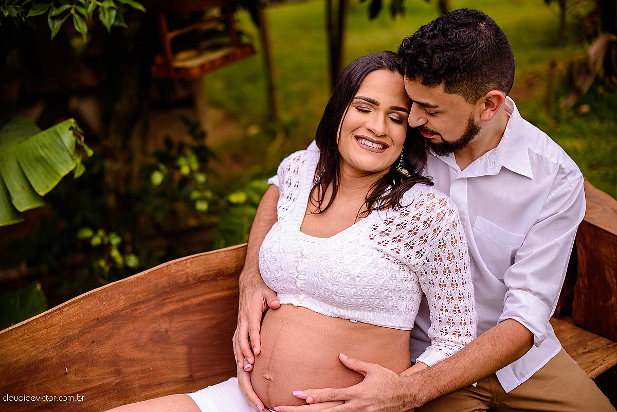 Lindo ensaio de gestante e grávida feito por fotógrafos de casamento de vila velha fotógrafos de casamento de vitória fotógrafos de casamento de serra espirito santo es numa cachoeira em brejetuba