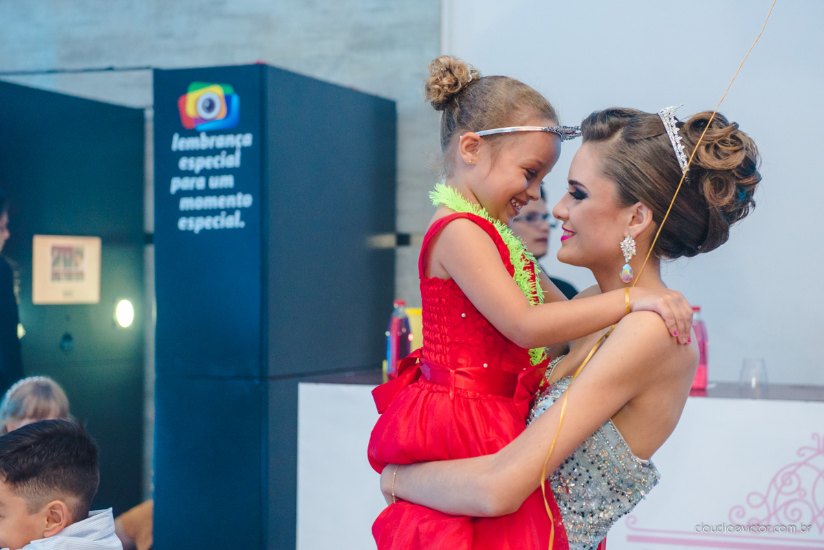 book, bride, 15 anos, fotografia de menina, ensaio feminino, ensaio teen, festa de 15 anos, ensaio externo, por fotografos de casamento de Vila Velha fotografos de casamento de Vitória fotografos de casamento de Iuna Espirito Santo ES