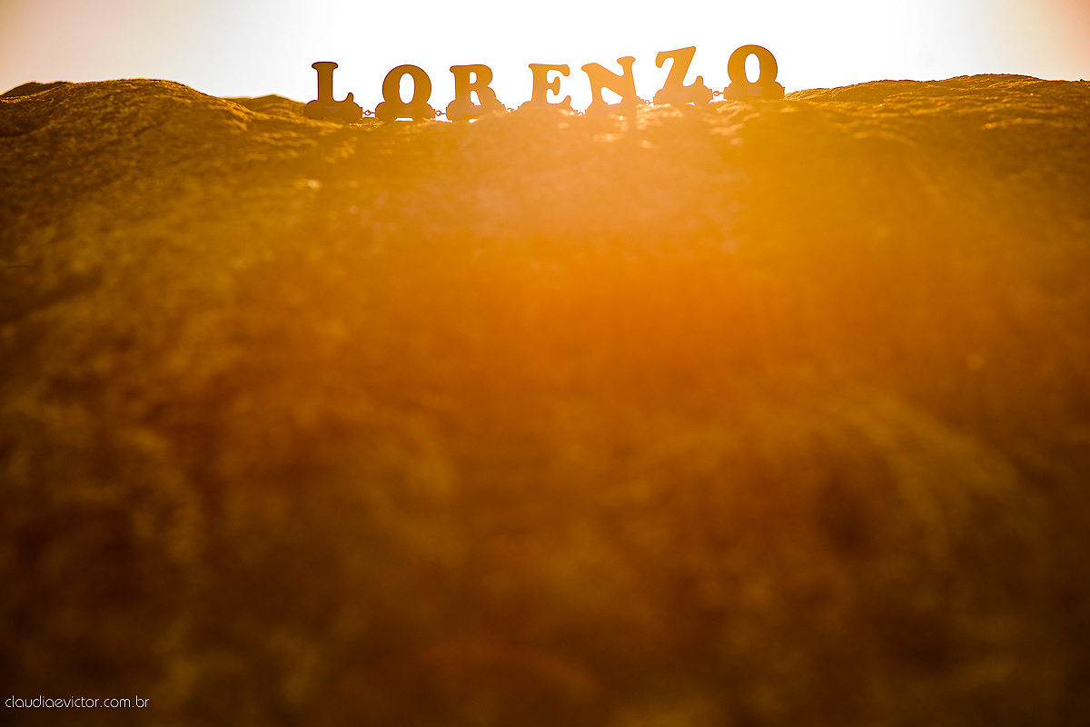 Lindo ensaio de gestante realizado em Guarapari nas praias de Meaípe e Bacutia por fotógrafos de casamento de vila velha fotógrafos de casamento de vitória fotógrafos de casamento de serra espirito santo es com mar, barcos e por do sol