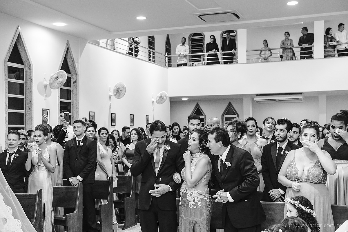 Lindo casamento realizado por fotógrafos de casamento de vila velha fotógrafos de casamento de vitória fotógrafos de casamento de serra espirito santo es com noivo noiva e por do sol com pista de dança e noiva girando