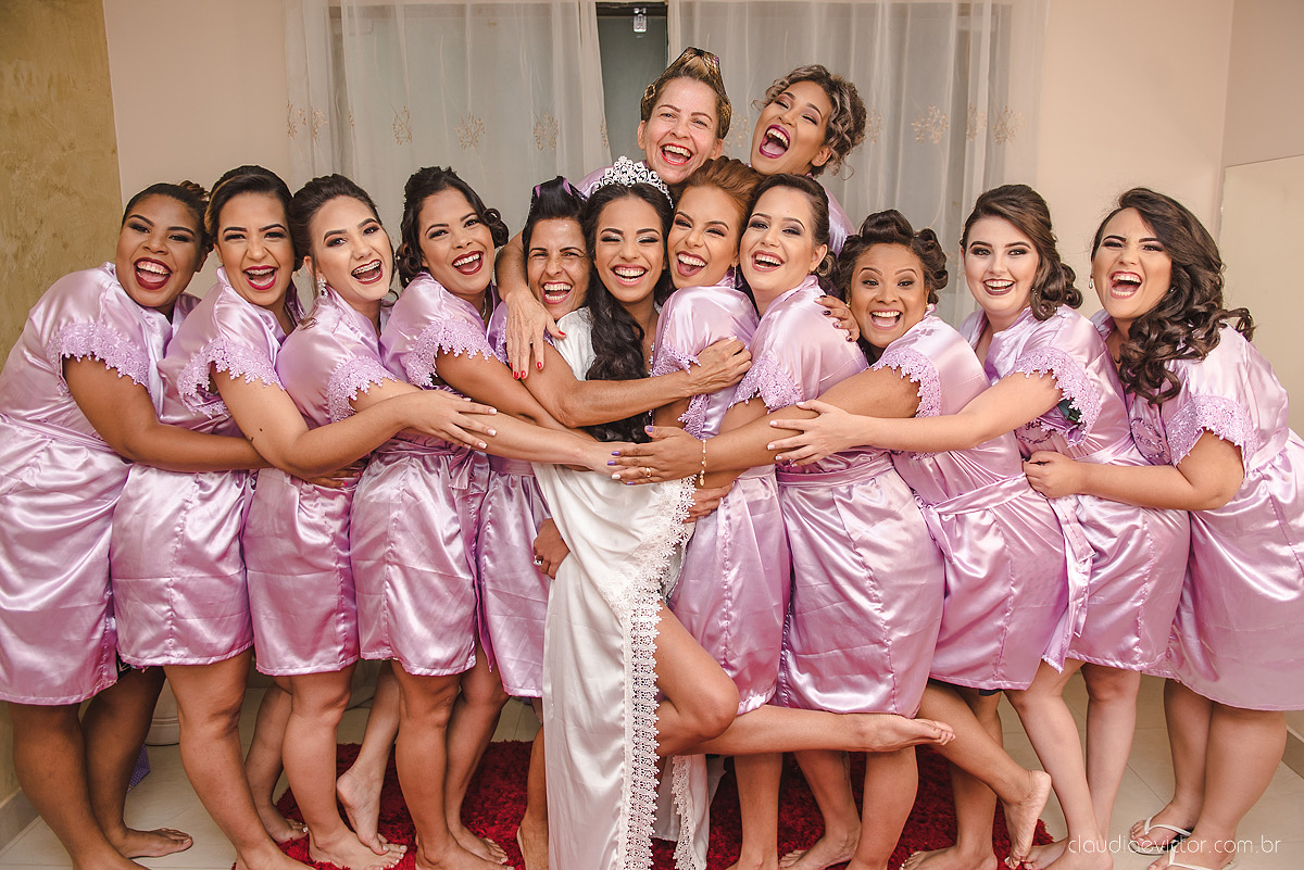 Lindo casamento realizado por fotógrafos de casamento de vila velha fotógrafos de casamento de vitória fotógrafos de casamento de serra espirito santo es com noivo noiva e por do sol com pista de dança e noiva girando
